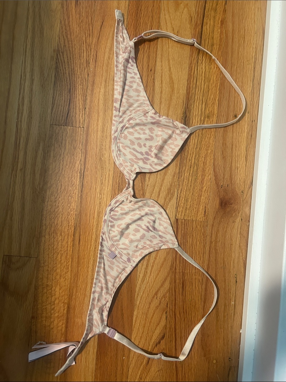 Victoria Secret Pink Leopard Print Underwire Bra - 34 A